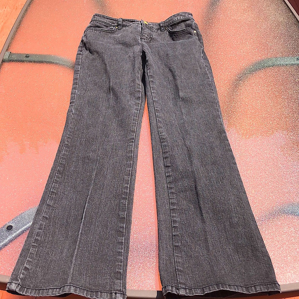 Jones New York Stretch Jeans, Size 4P, Black, in Excellent Condition.